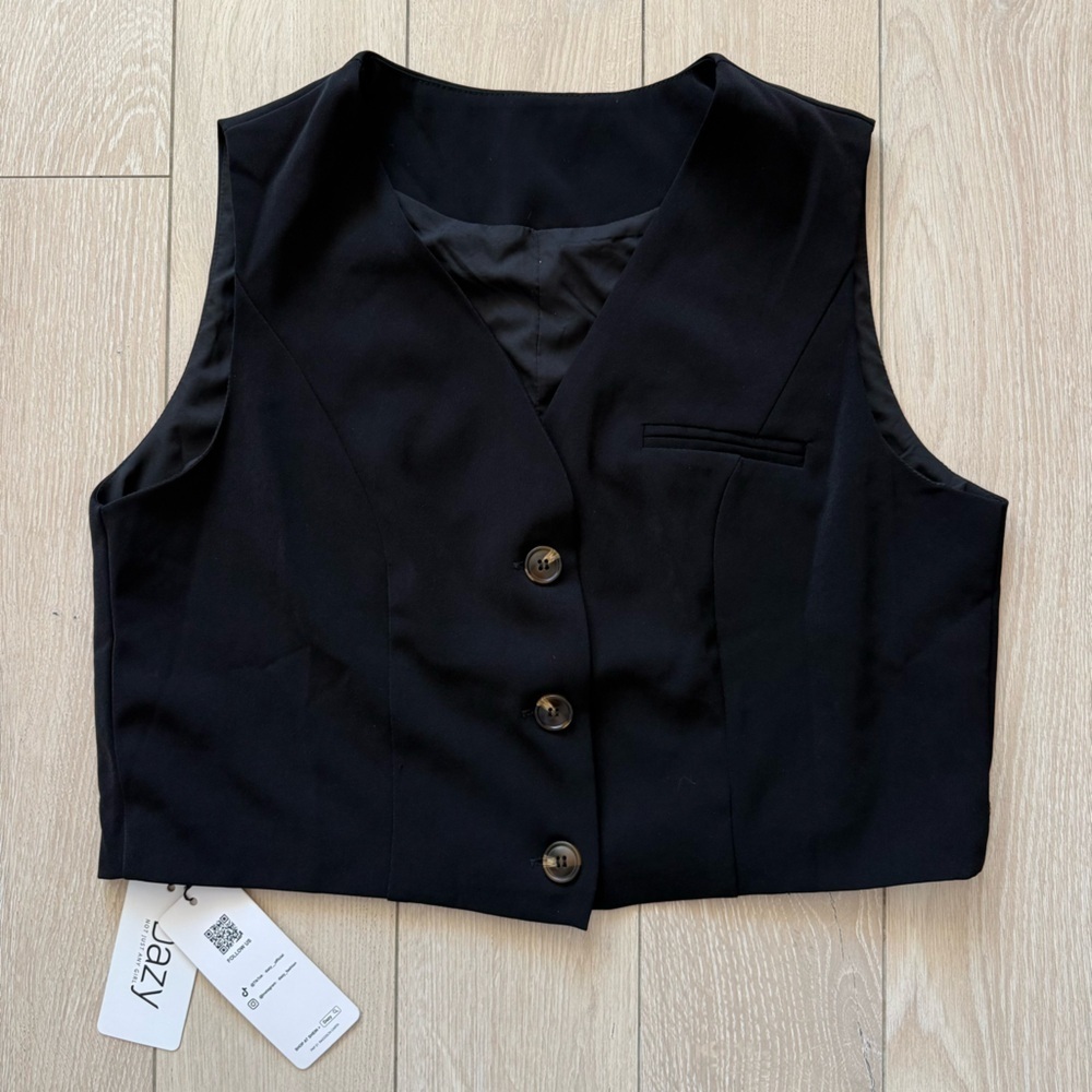 NWT Dazy Classic Vest  in Black Women’s XL